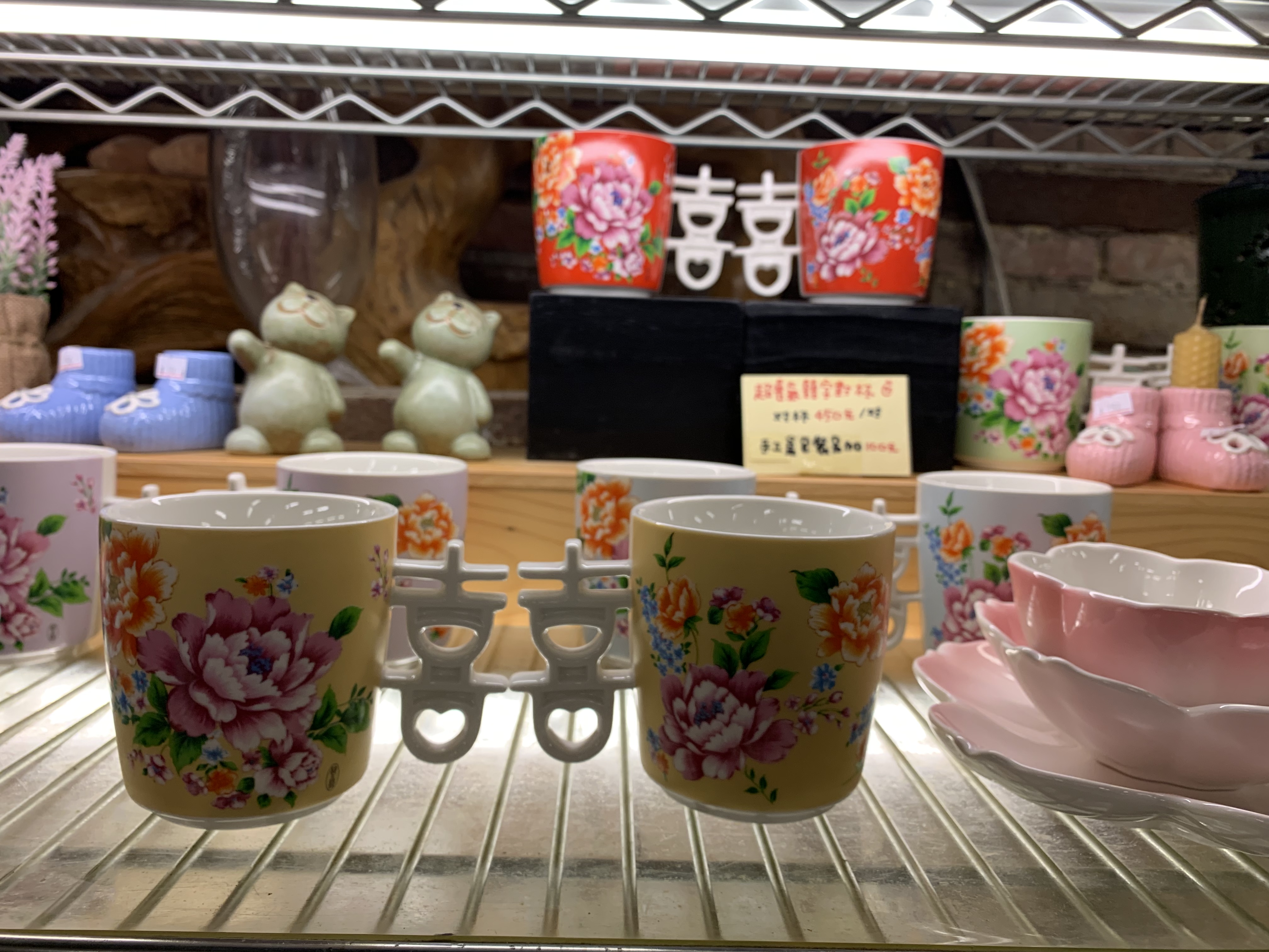 箱入り台湾茶器セット（急須ティーポット、杯カップ）　桃の木　鶯歌　シノワズリ陶器